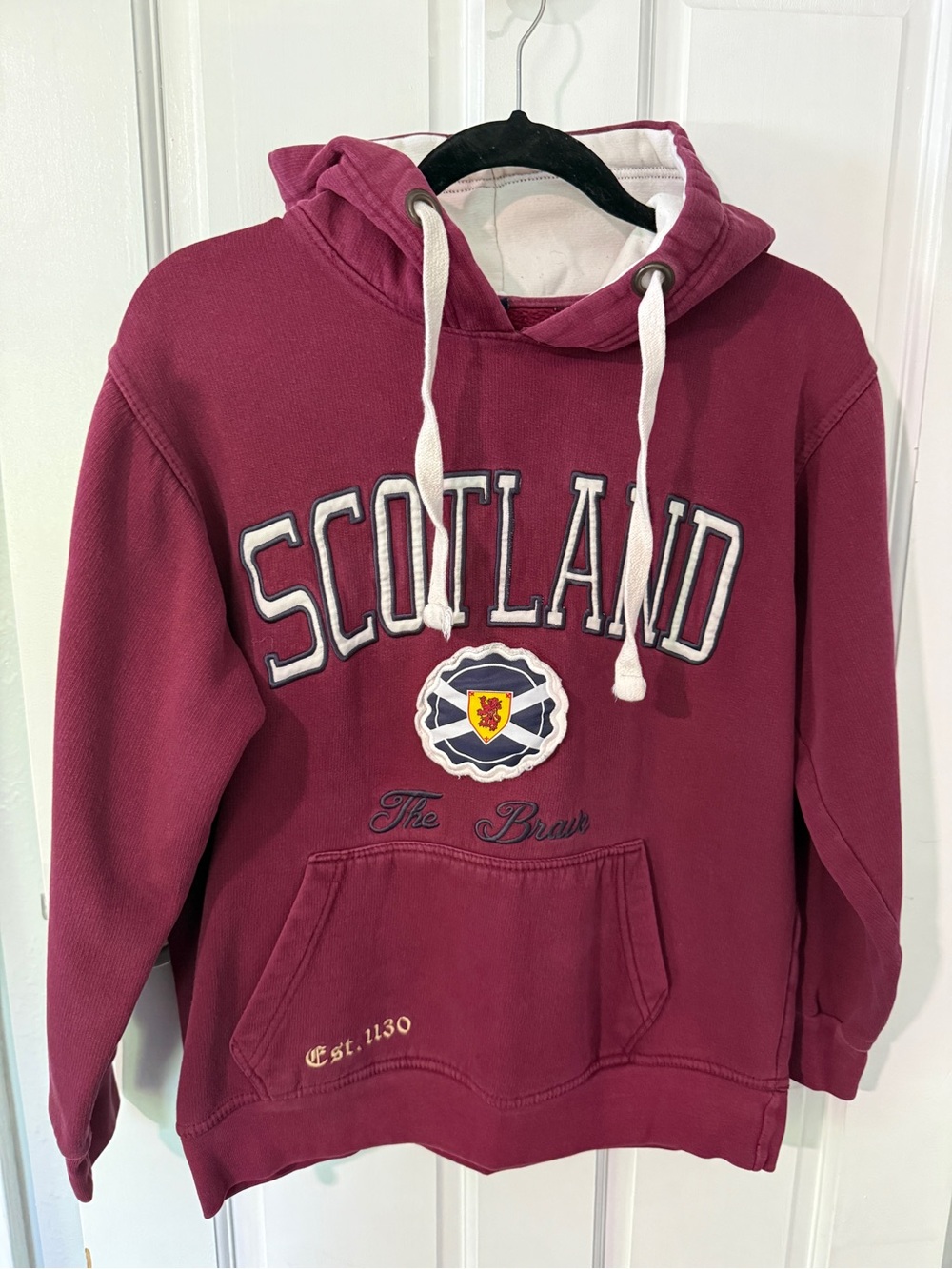 Vtg Scotland Embroidered Pullover Hoodie - Deep Berry